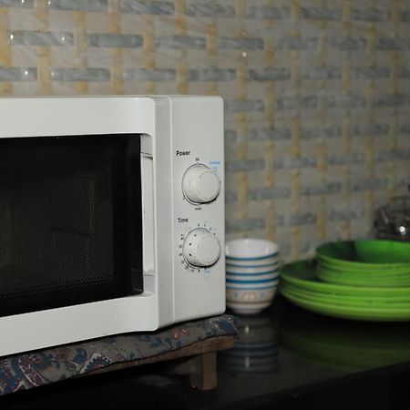 Hemharsh Holiday Home With Pool 카르자트 외부 사진