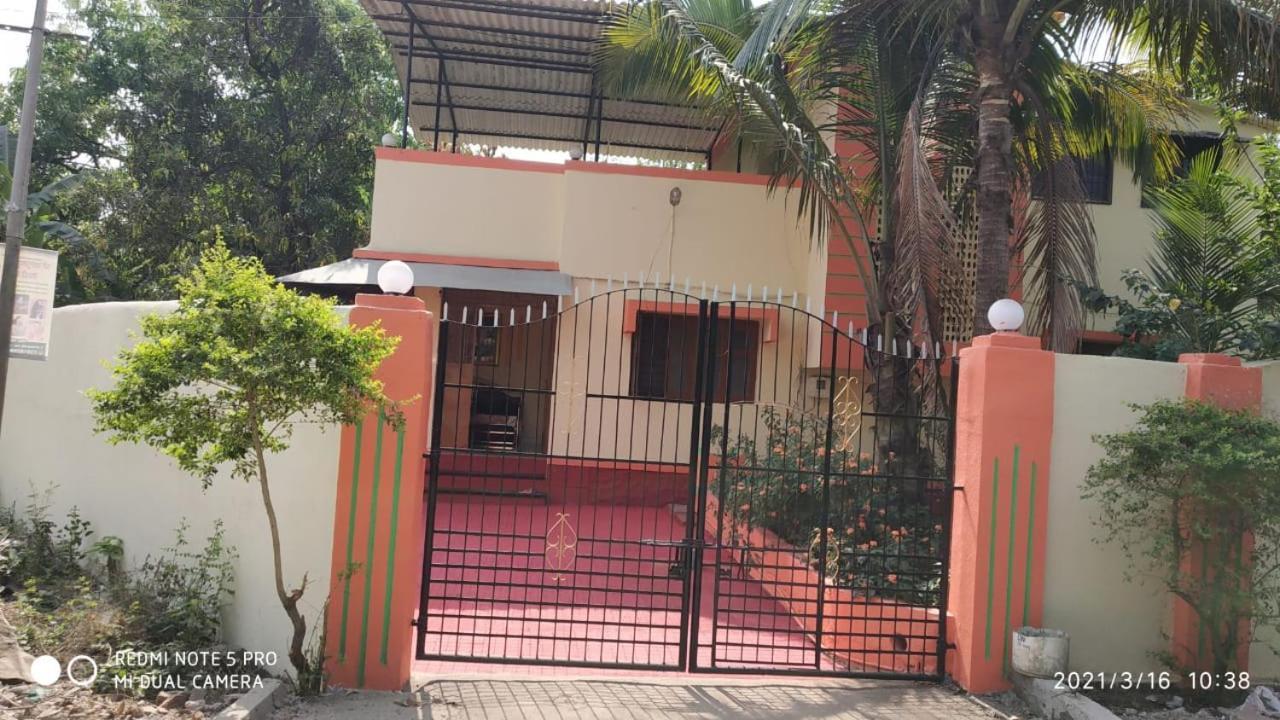 Hemharsh Holiday Home With Pool 카르자트 외부 사진