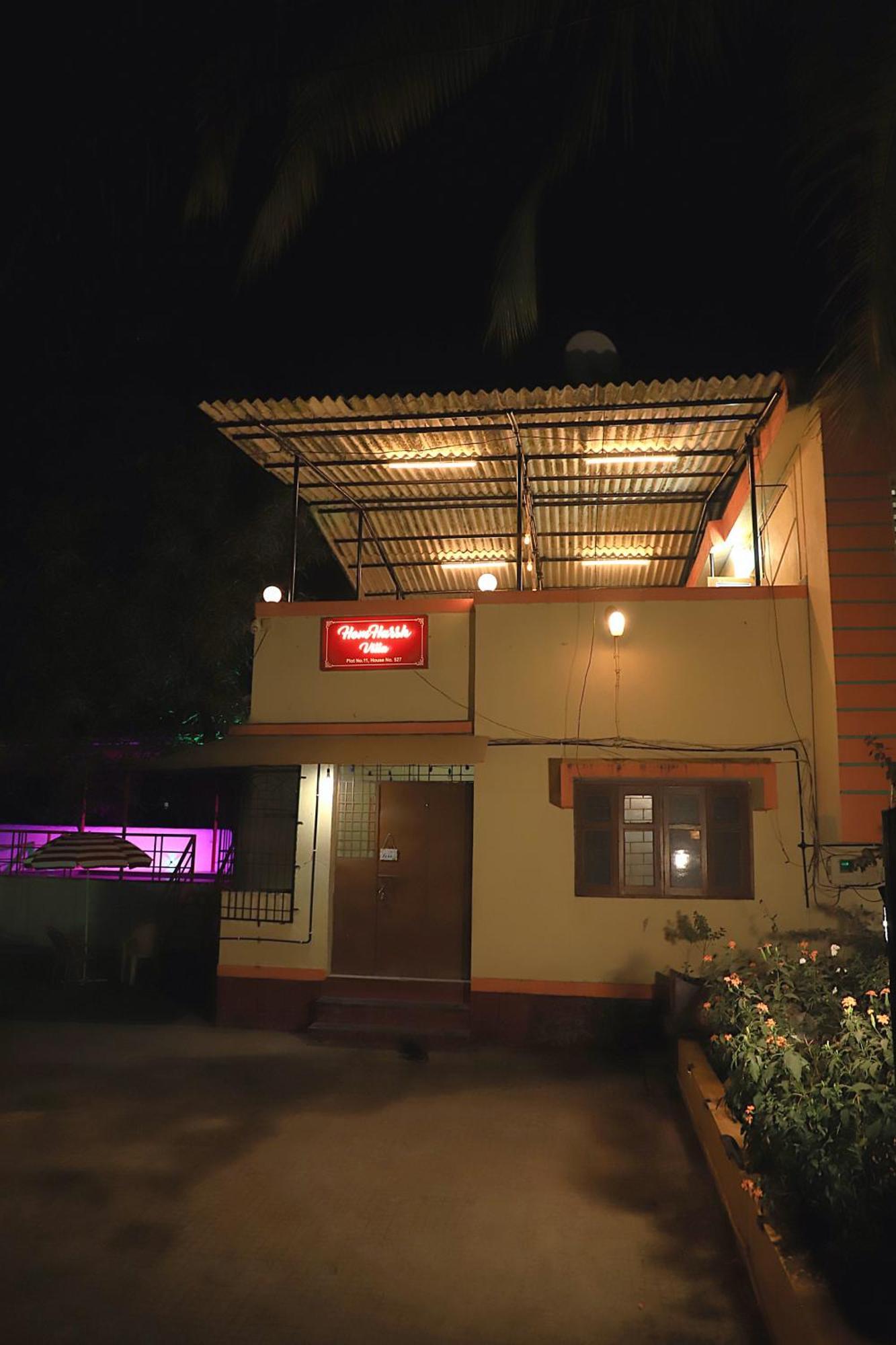 Hemharsh Holiday Home With Pool 카르자트 외부 사진