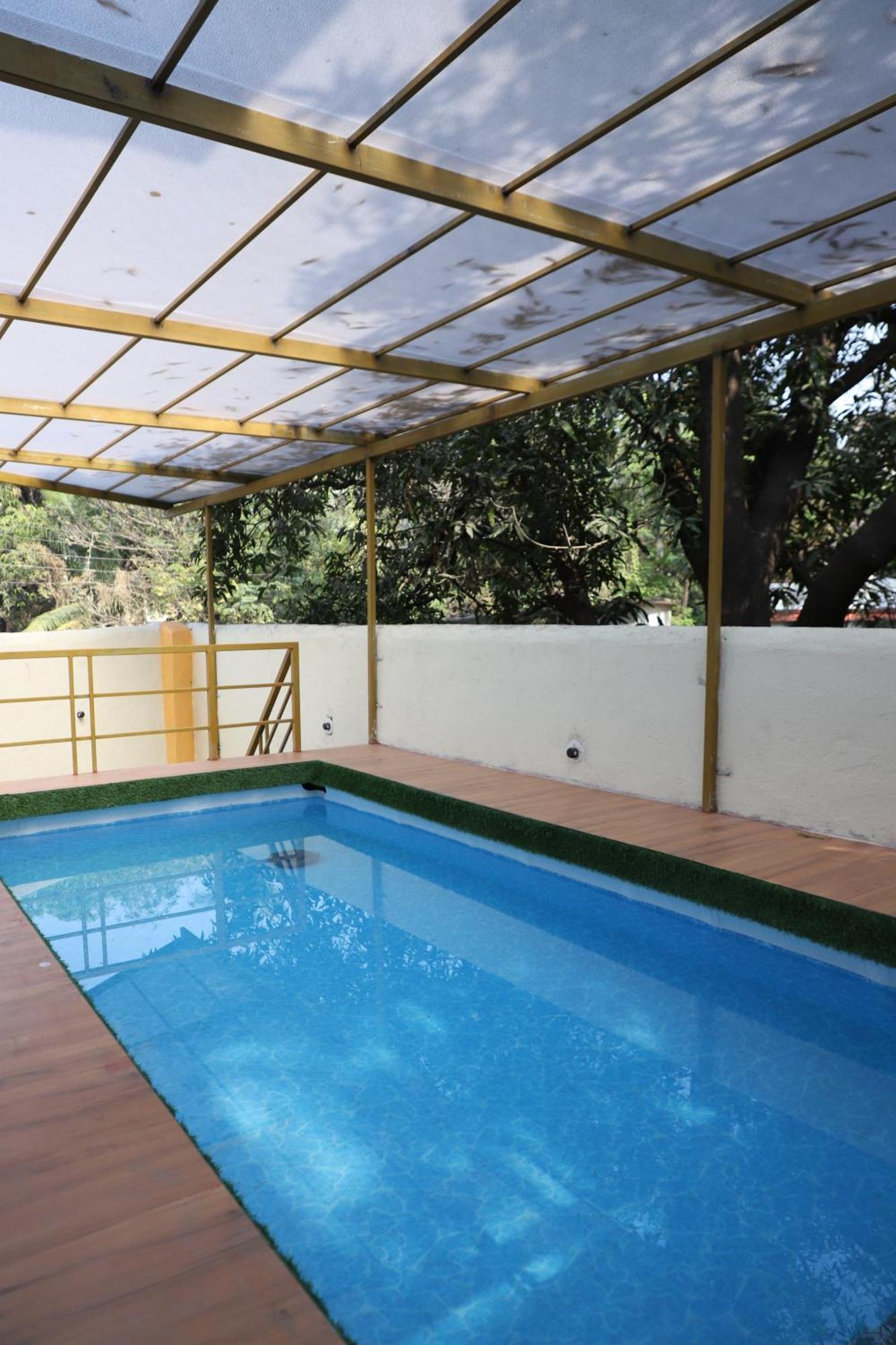 Hemharsh Holiday Home With Pool 카르자트 외부 사진