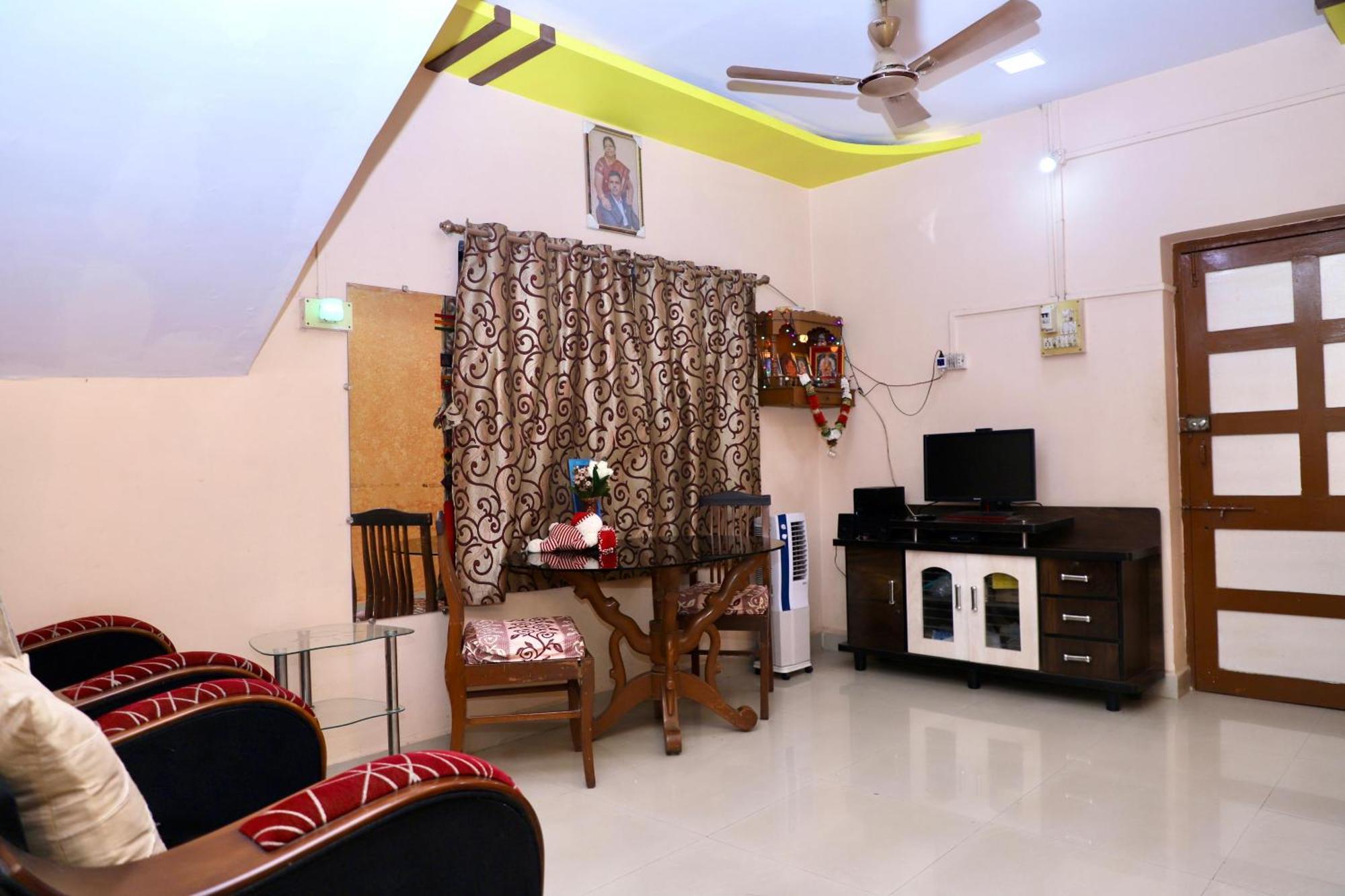 Hemharsh Holiday Home With Pool 카르자트 외부 사진