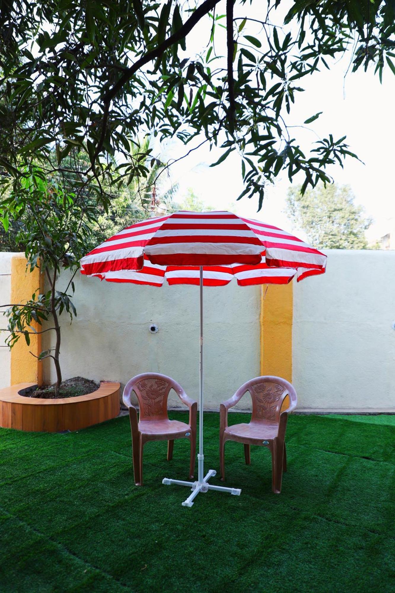 Hemharsh Holiday Home With Pool 카르자트 외부 사진