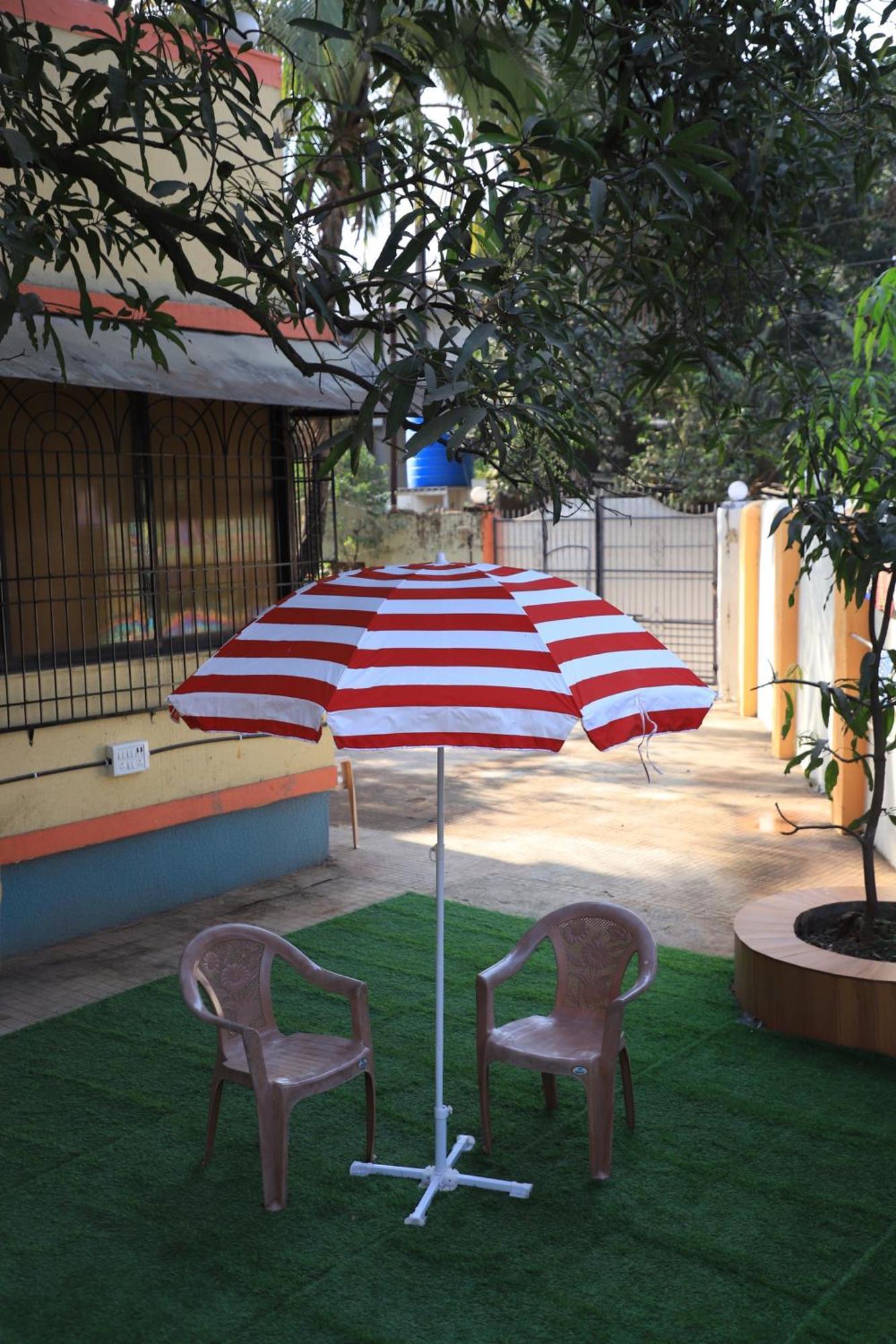 Hemharsh Holiday Home With Pool 카르자트 외부 사진